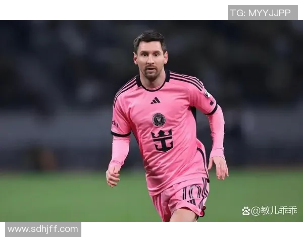 《足球传奇:盘点全球顶级球星的辉煌时刻与不朽成就》 《足球传奇:盘点全球顶级球星的辉煌时刻与不朽成就》