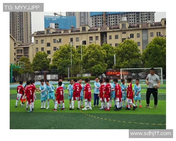 家庭足球热潮兴起 球星们如何带动下一代传承足球梦想