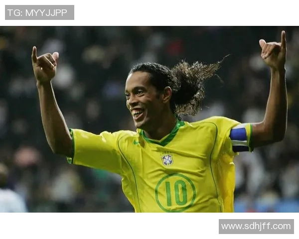 戴眼镜且头发修长的足球球星们展现独特魅力与球场风采 戴眼镜且头发修长的足球球星们展现独特魅力与球场风采