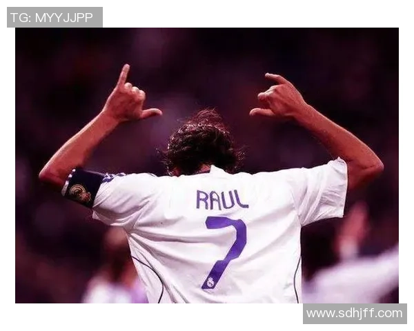 周公子是谁 足球球星背后的传奇故事与足球生涯揭秘