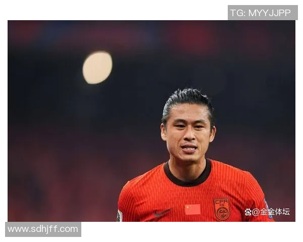 让人头疼的国足球星:从期待到失望的漫长旅程 让人头疼的国足球星:从期待到失望的漫长旅程